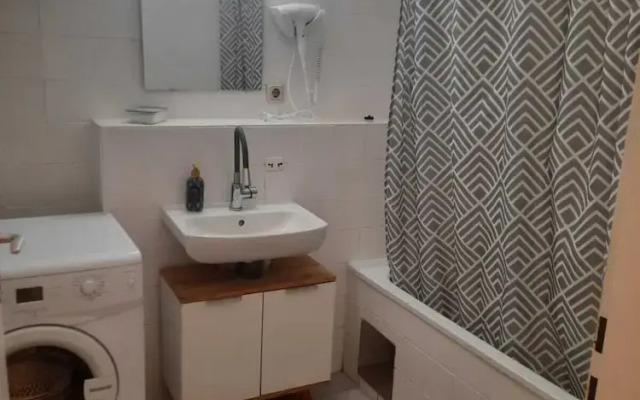 Spacious 2BR 1LR Apartment Central Area