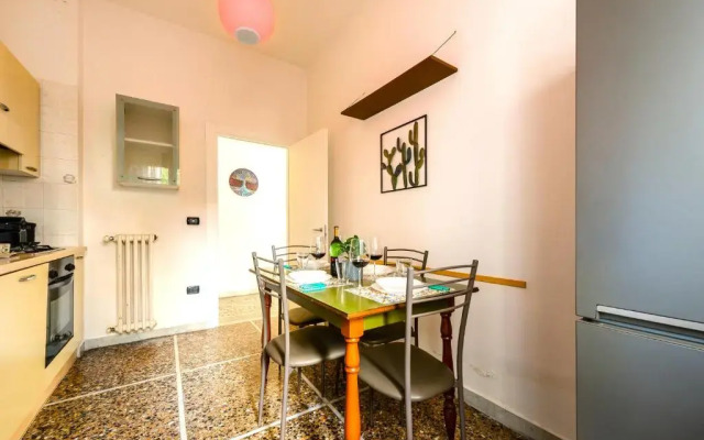 Hostly - The Urban Garden House - 3 Bedrooms, Garden, Great Location!