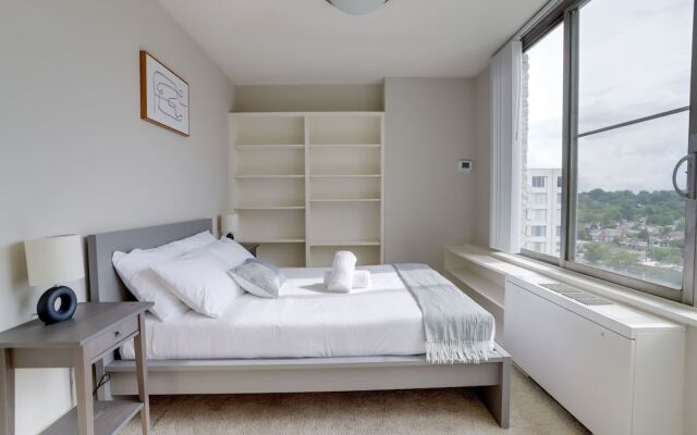 Prime Location Apartment at Crystal City