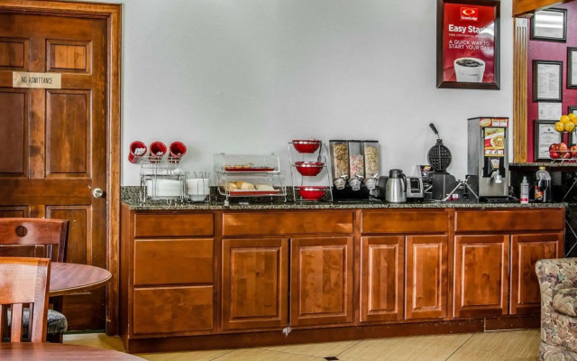 Econo Lodge Inn & Suites Enterprise