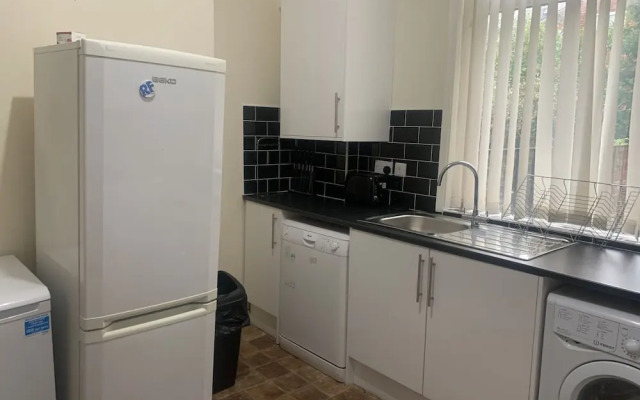 Short Term Shared R&R In Chorlton