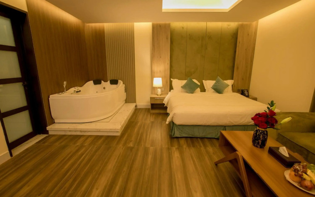 Luxury Night Hotel