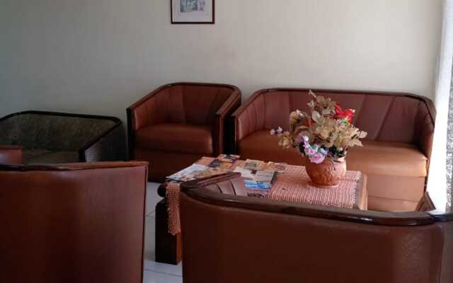 OYO Grande Hotel