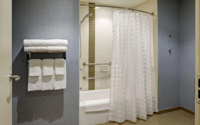 Hyatt Place Madison / Verona