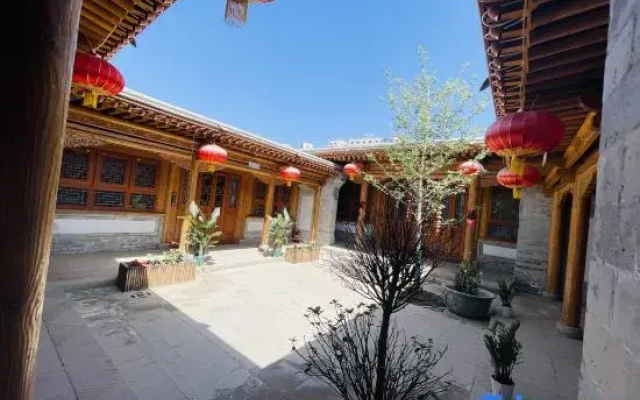 Jiujian Tang Hidden Lodge (Wuwei Pedestrian Street Confucian Temple Scenic Area Branch)