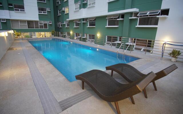 Gilmore Tower Suites By SMS Hospitality