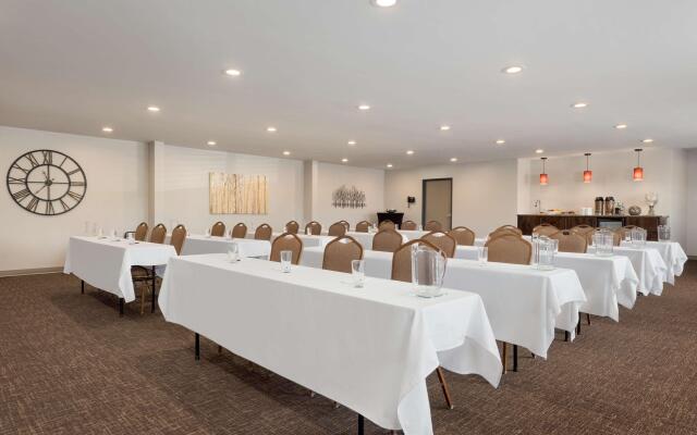 Country Inn & Suites by Radisson, Baxter, MN