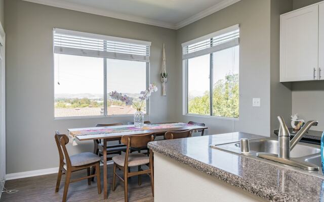 The Luxe Suites of Oceanside with Pool & Gym