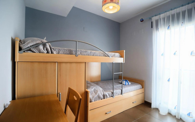 Apartamento Amplio. Vistas A La Playa