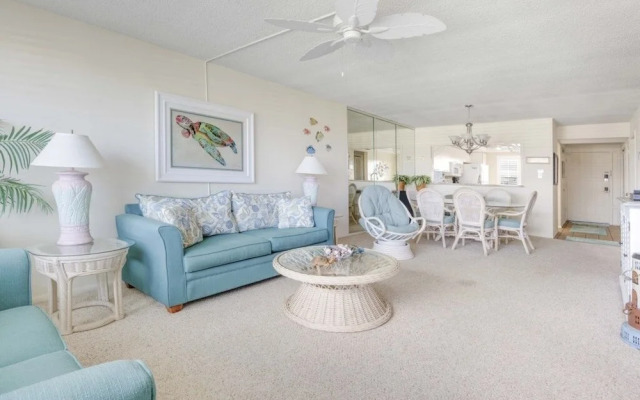 Loggerhead 424 2 Bedroom Condo by RedAwning