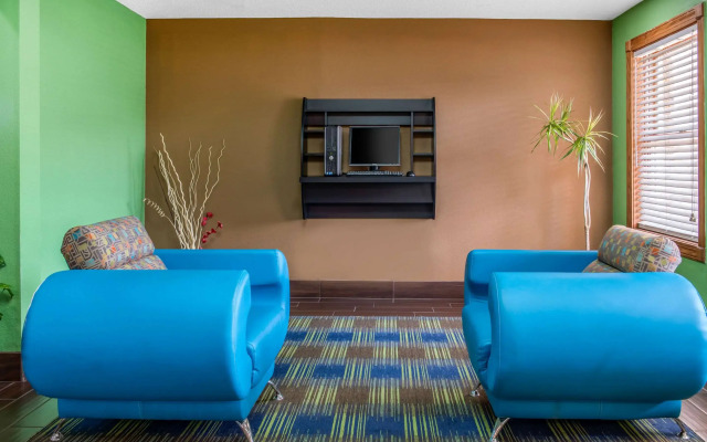 Quality Inn & Suites Bedford West