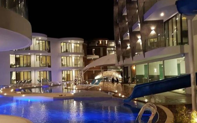 Joy Phucket Absolute Twin Sands Resort