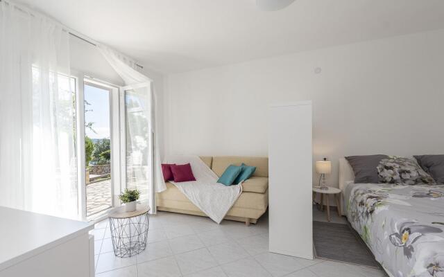 Modern Villa in Maslenica With Swimming Pool