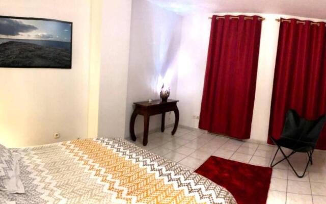 Appart proche gare + Parking , Impasse tranquille