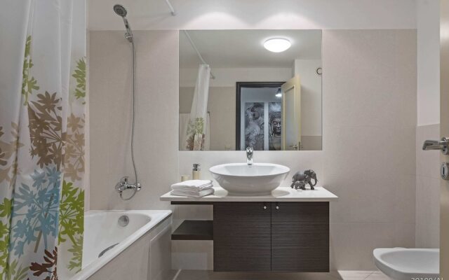 Rodamar I by An Island Apart