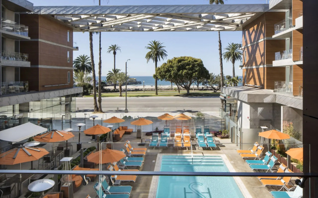 Shore Hotel