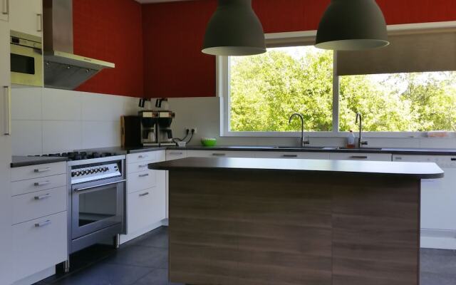 Beautiful Group Accommodation With Facilities Near the sea