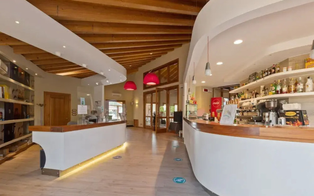 Apartment With Pool in Lido Delle Nazioni