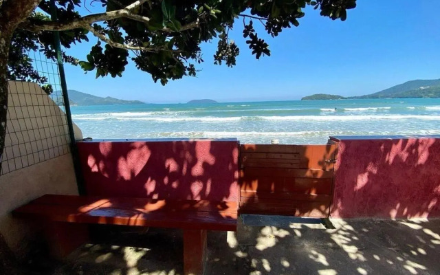 Casa aconchegante pé na areia c/ 5 quartos.