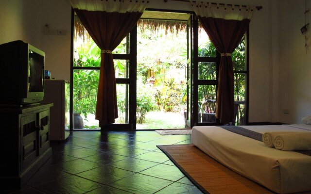 萨利塔度假酒店(Thareeta Resort)