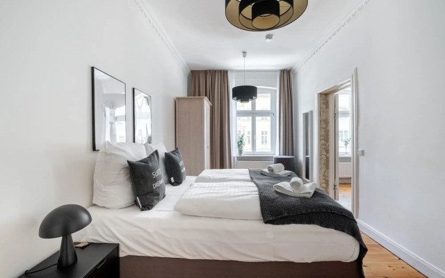 Schoenhouse Avenue by Limehome