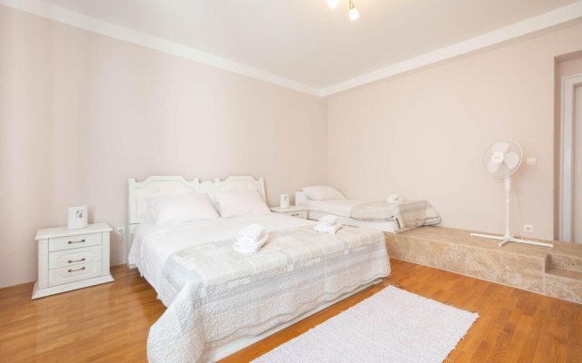 Awesome Home in Split With Wifi and 2 Bedrooms