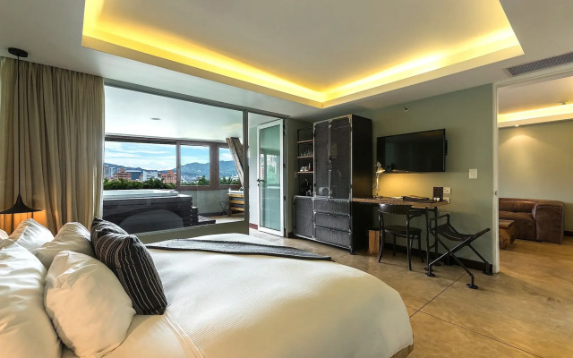 The Charlee Hotel