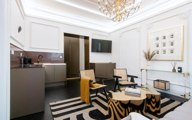 Antique Glam Apartment in Old Town Prague