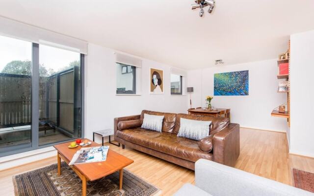 Stylish & Bright 3BR Apartment With Terrace