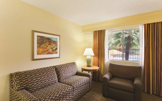 Motel 6 Phoenix, AZ – Sky Harbor