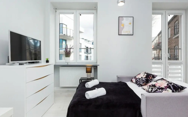 Cosy Studio With Balcony by Renters
