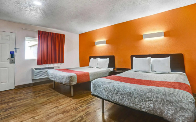 Motel 6 Clovis, NM