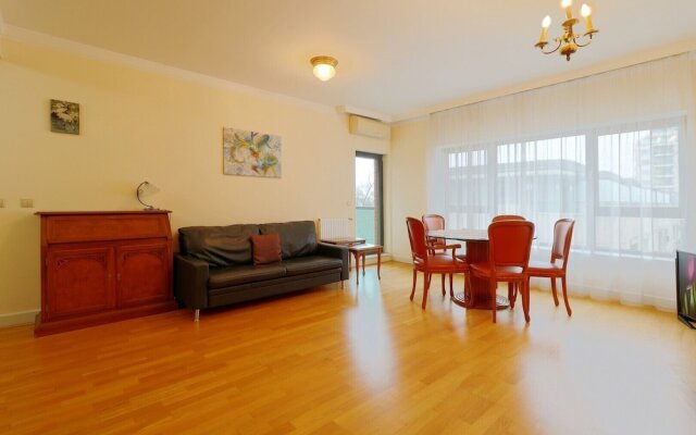 Emerald Apartment