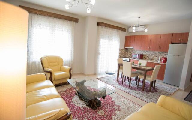 Friendly Flat 4