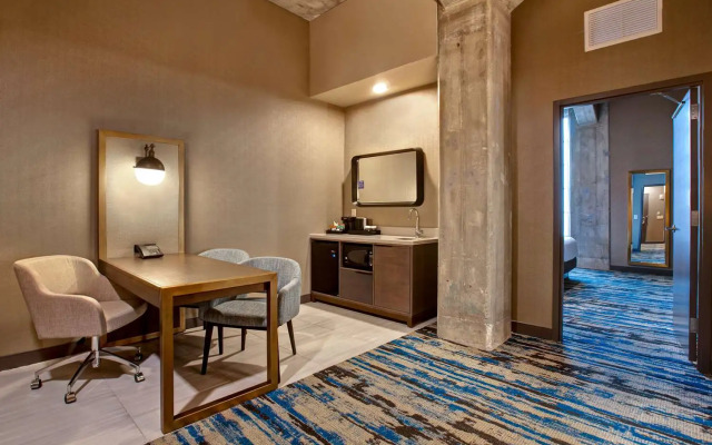Embassy Suites Rockford Riverfront