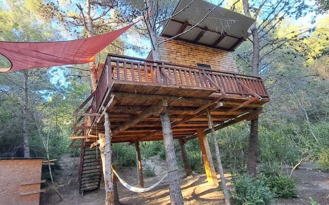 TreeHouses Ljubač Glamping Robinson
