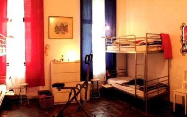 Fluxus Hostel