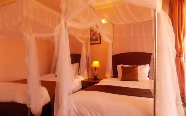 Entebbe Travelle'rs Inn