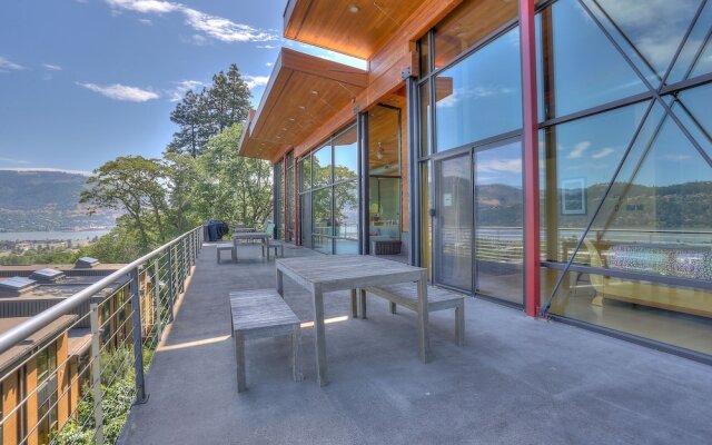 Alizes Modern Home with Views of the Columbia River Gorge by RedAwning