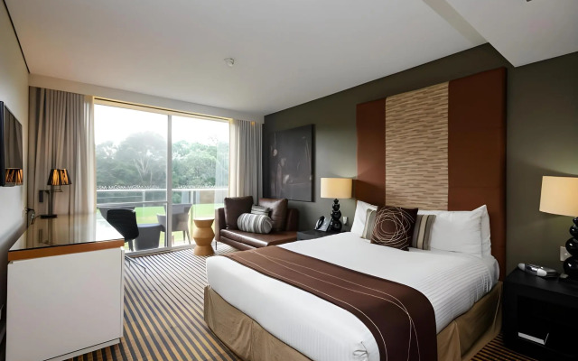 Lakeside Hotel and Conference Centre