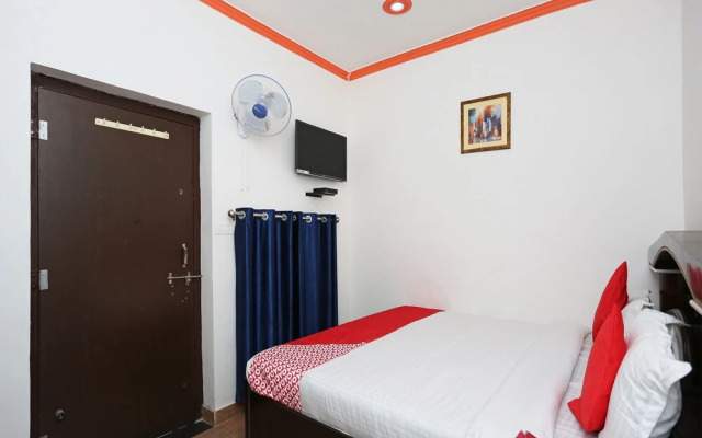 OYO 15492 Hotel Dolly