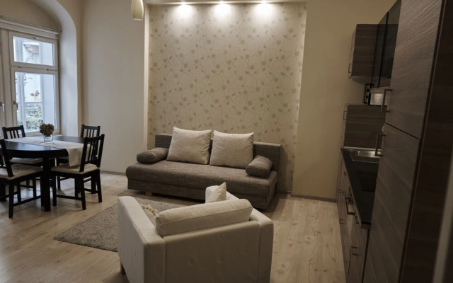 Károlyi Garden Apartment