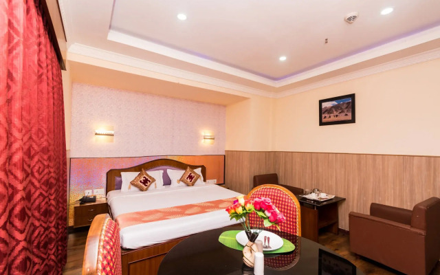 OYO 794 Hotel East Palace