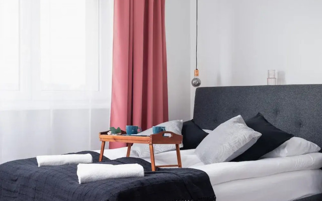 Studio Krakow Czarnowiejska by Renters
