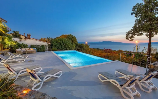 Awesome Apartment in Rijeka With Wifi and Outdoor Swimming Pool