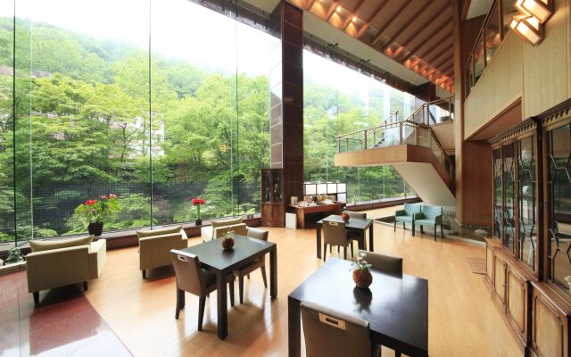 Ryotei Hanayura Ryokan