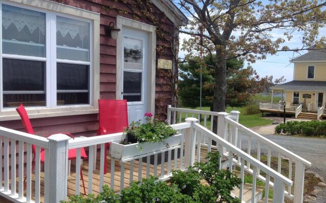 Bayview Pines Country Inn