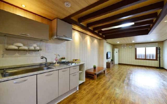Gyeongju Songlim Byeoljang Pension