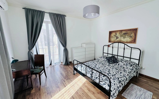 Old Catania Terrace 2