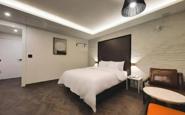 Arden Hotel